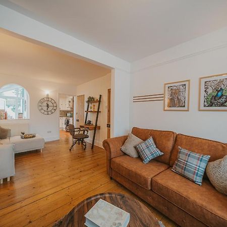 Cotswolds- Homely 2 Bed House With Garden, Wifi - Esho Stays Cirencester Buitenkant foto