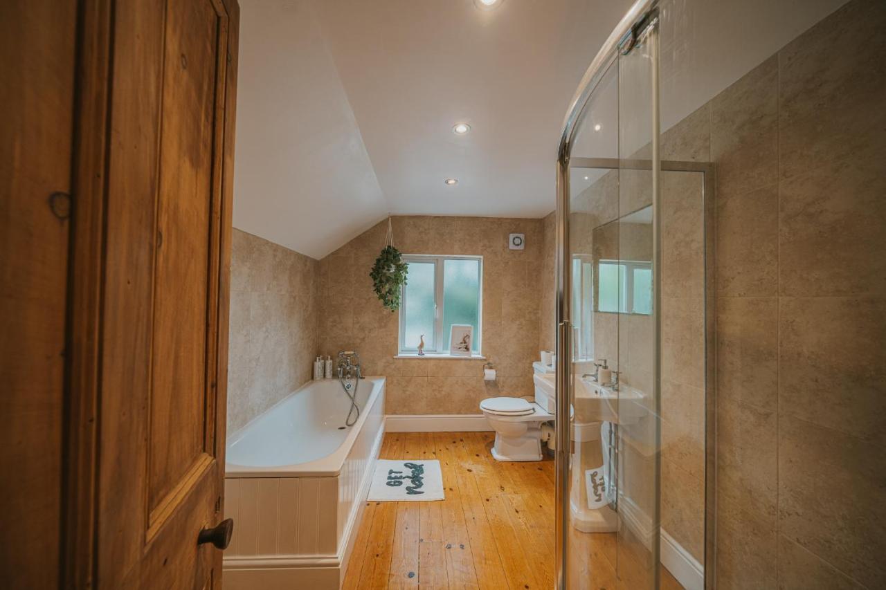 Cotswolds- Homely 2 Bed House With Garden, Wifi - Esho Stays Cirencester Buitenkant foto