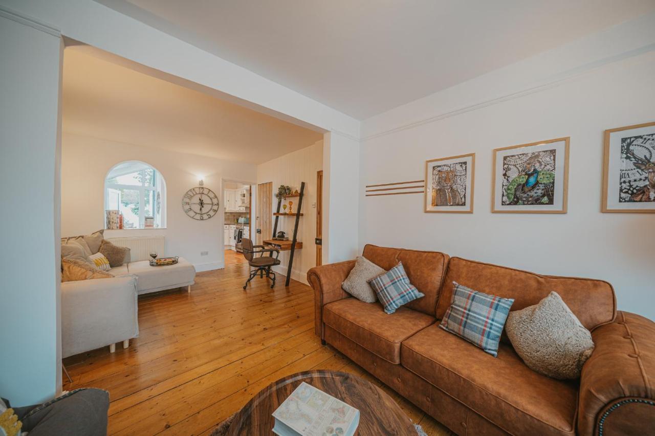 Cotswolds- Homely 2 Bed House With Garden, Wifi - Esho Stays Cirencester Buitenkant foto